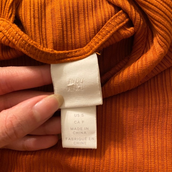 Burnt orange H&M tank top - Picture 3 of 4